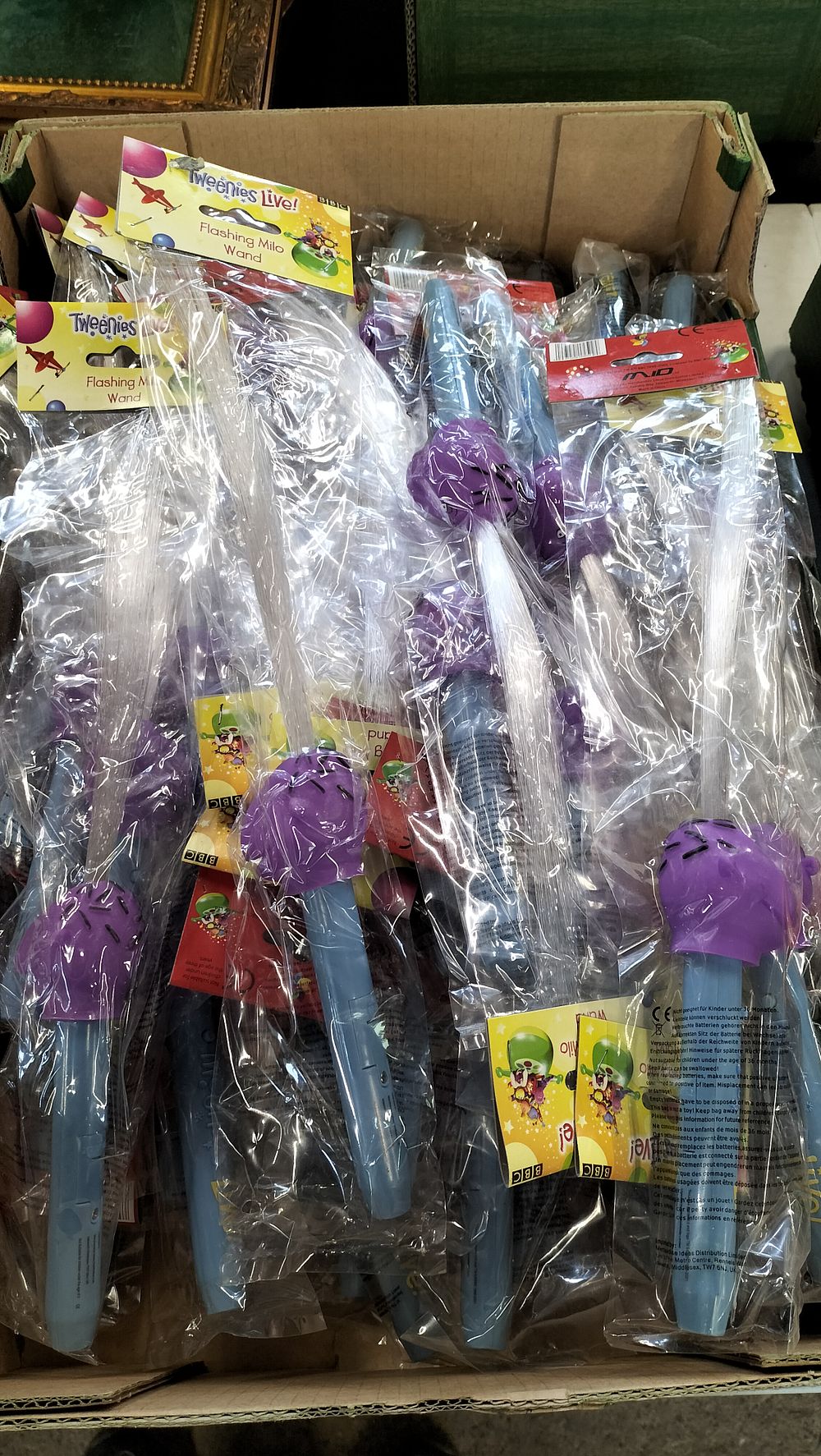 Lot 672: Quantity of New and Sealed Flashing Milo Wand 