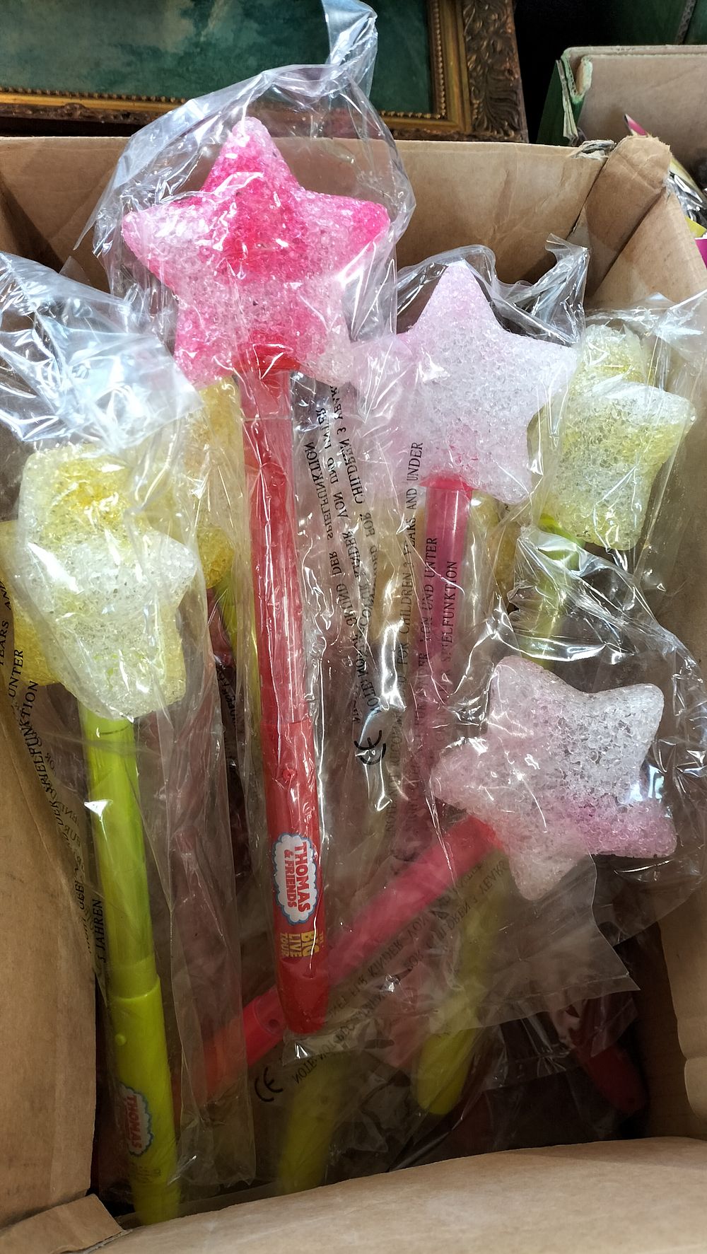 Lot 673: 16 Sealed Thomas The Tank Engine star Wands...