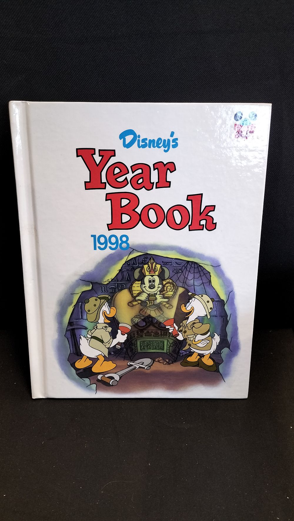 Lot 678: Disney's Year book 1998 