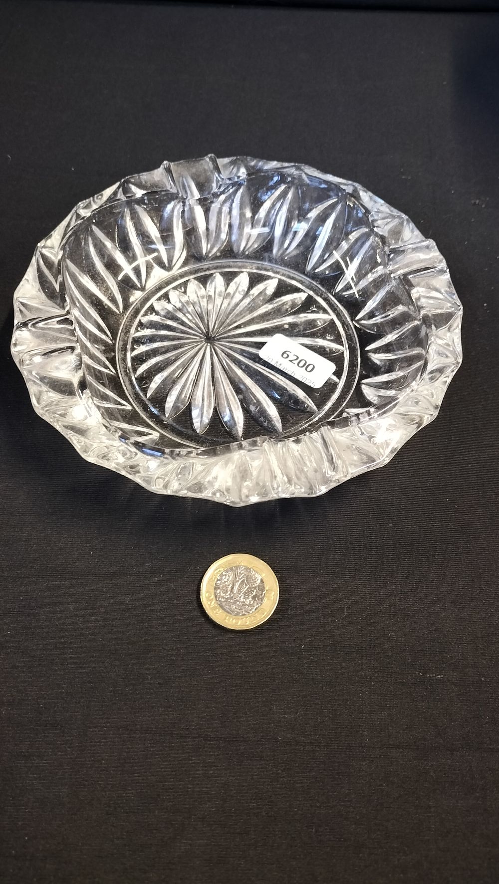 Lot 686: Vintage glass ashtray 