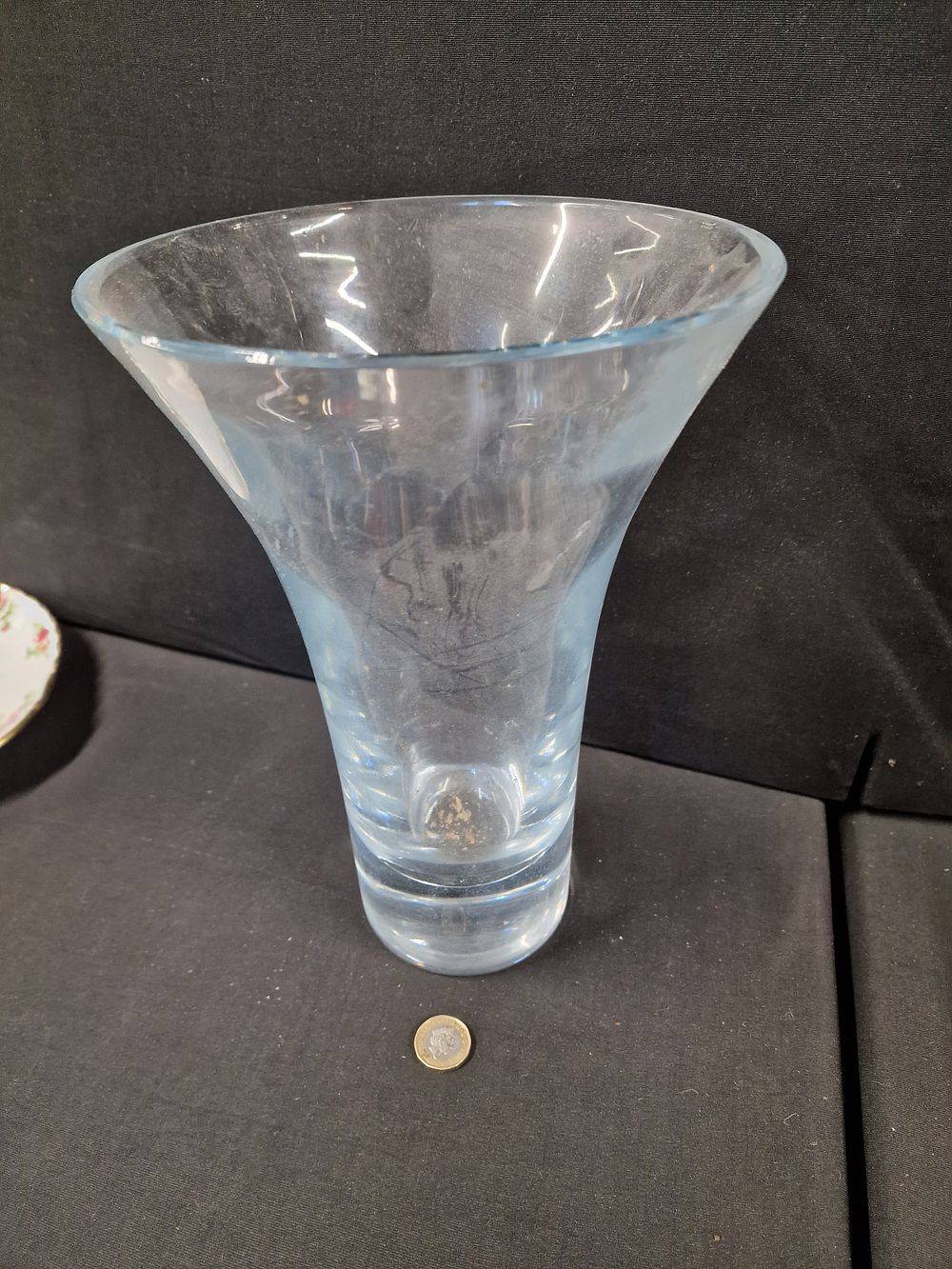 Lot 158: Large Glass Vase COLLECTION ONLY