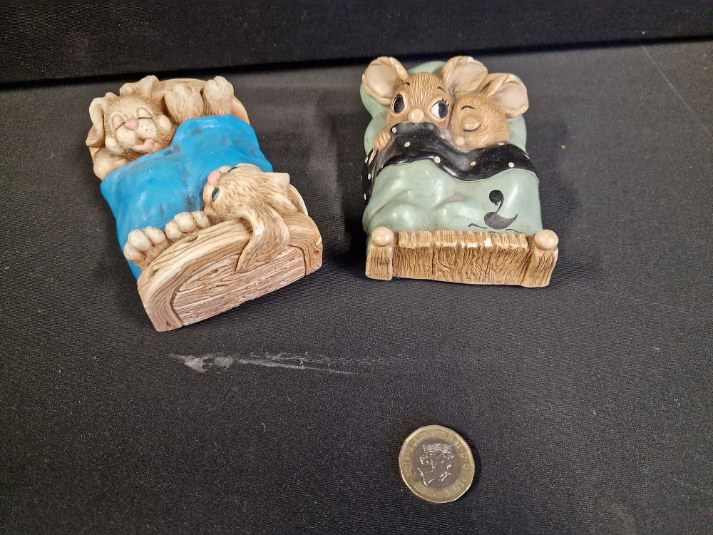 Lot 205: Vintage Moorcraft and Pendelfin Bunny Figurines