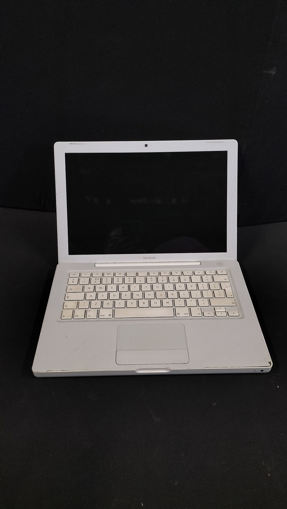 Lot 269: 2007 Apple MacBook Model A118. A/F No Charger...