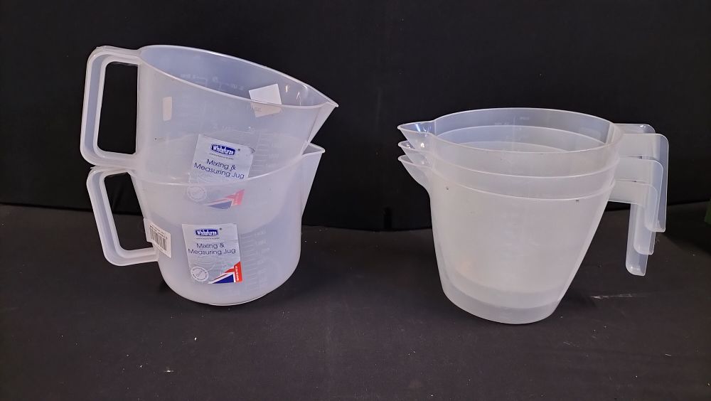 Lot 271: 5 plastic Measuring Jugs 