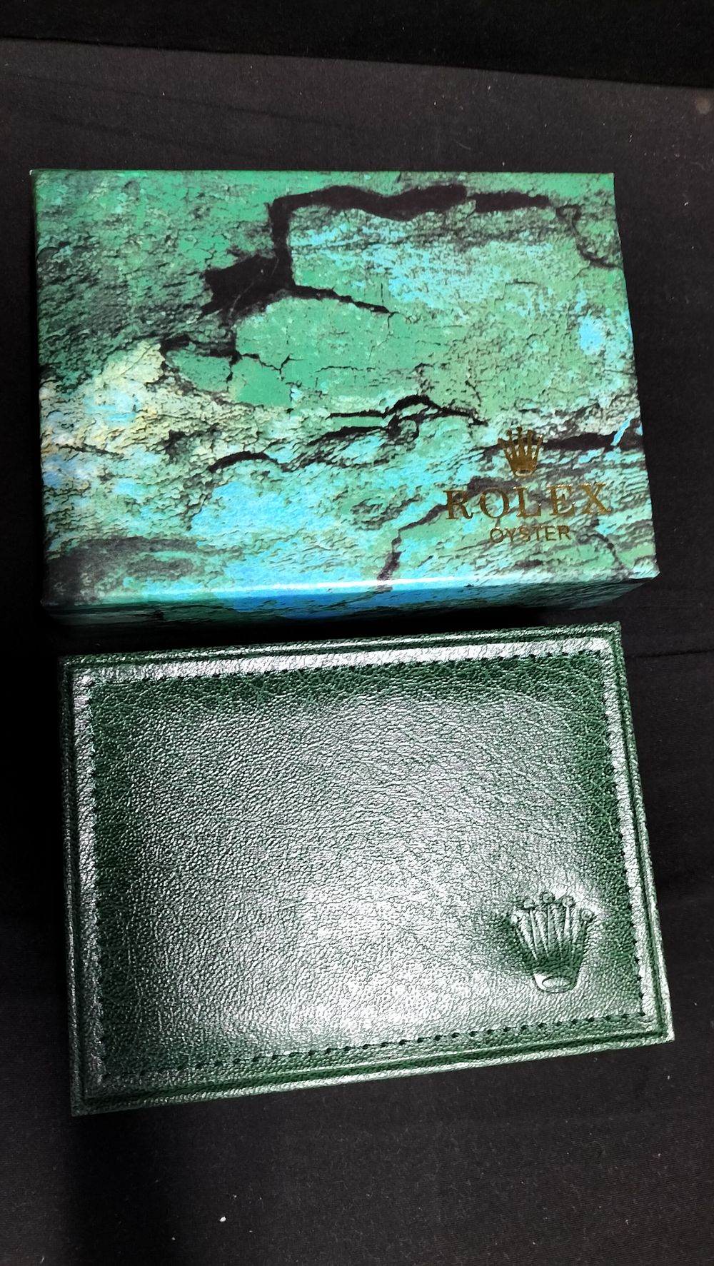 Lot 334: Rolex Oyster box 