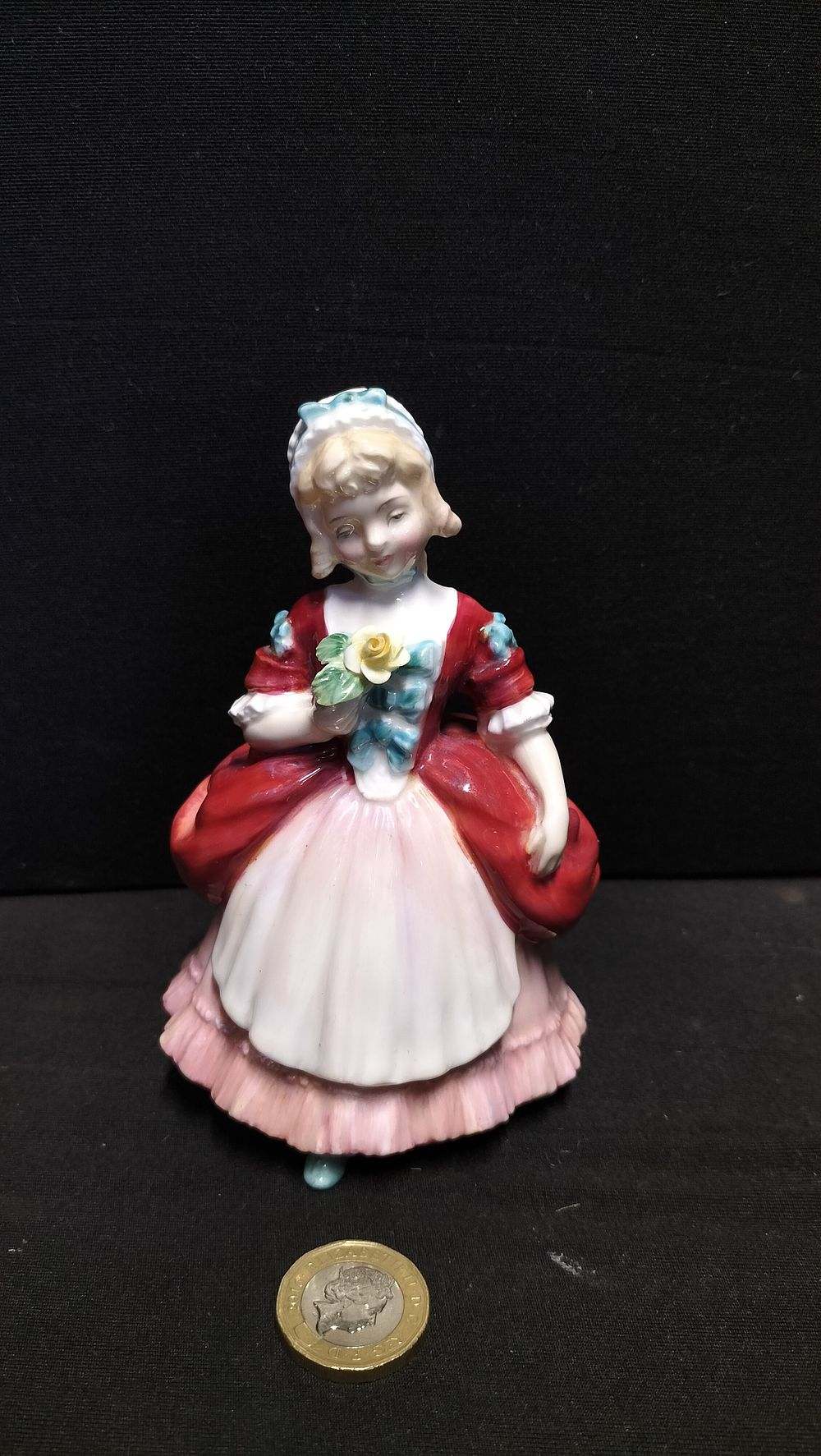 Lot 336: Royal Doulton Figurine Valerie. Measures approx 13 x...