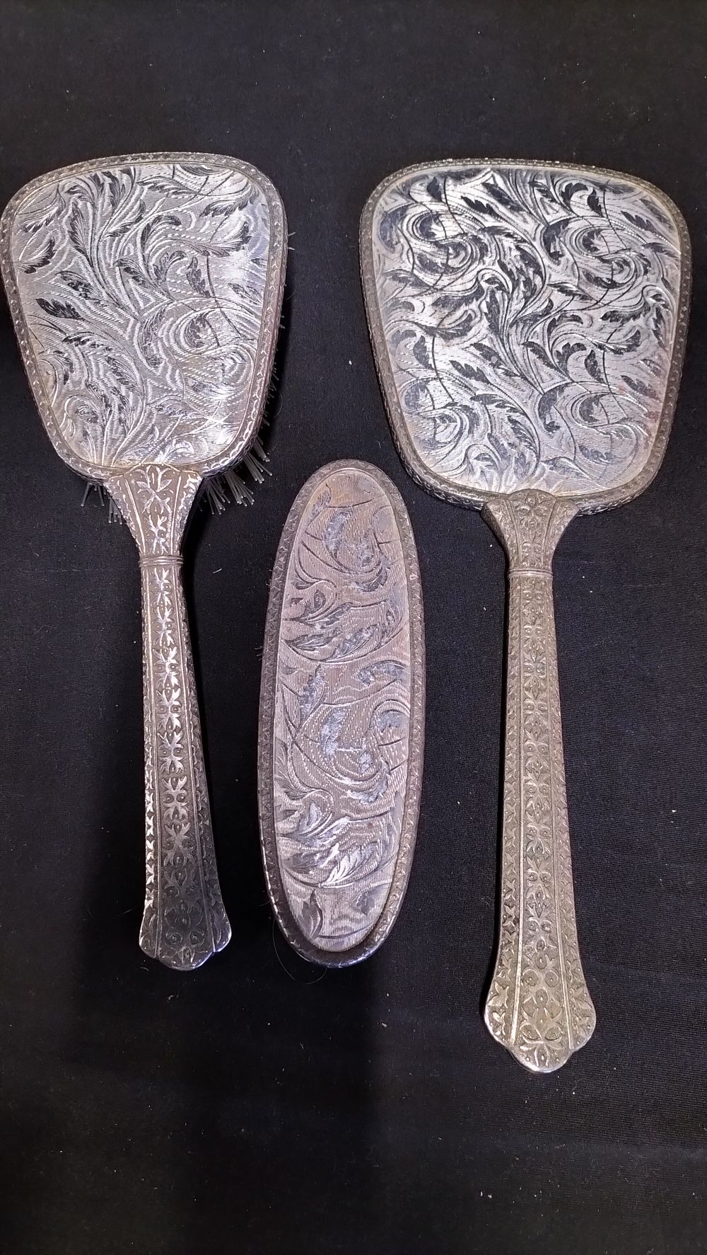 Lot 342: Vintage Dressing Table Grooming Set 