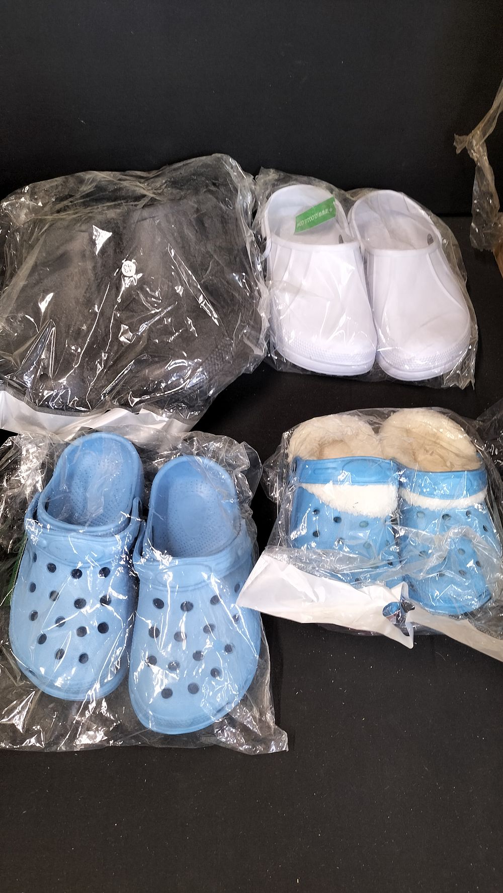 Lot 361: 4x Pairs of Crock Style Shoes Mixed Sizes 