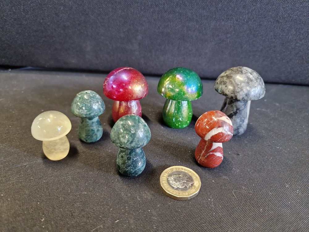Lot 586: x7 Mushroom Shaped Crystals