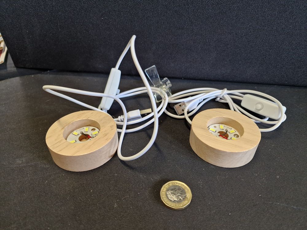 Lot 588: Pair of USB Crystal Display Lights