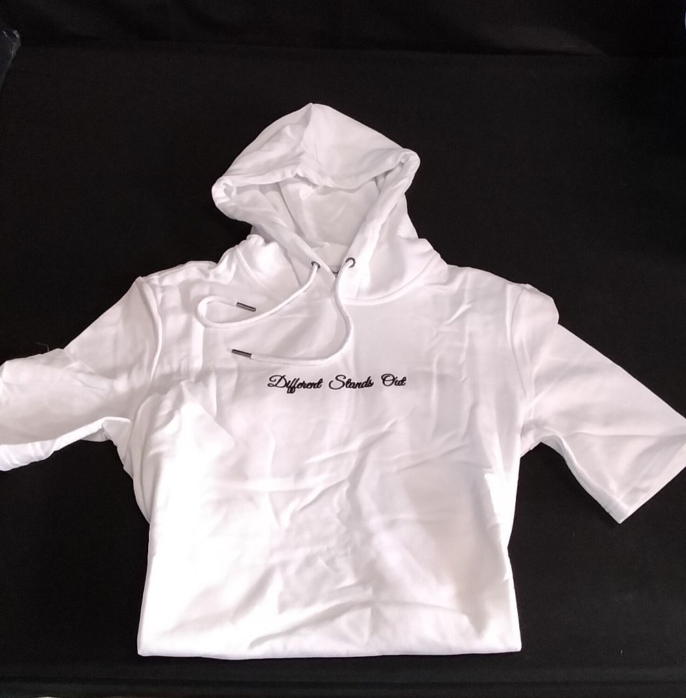 Lot 368: 5 x Different Stands Out White Short Sleeve...