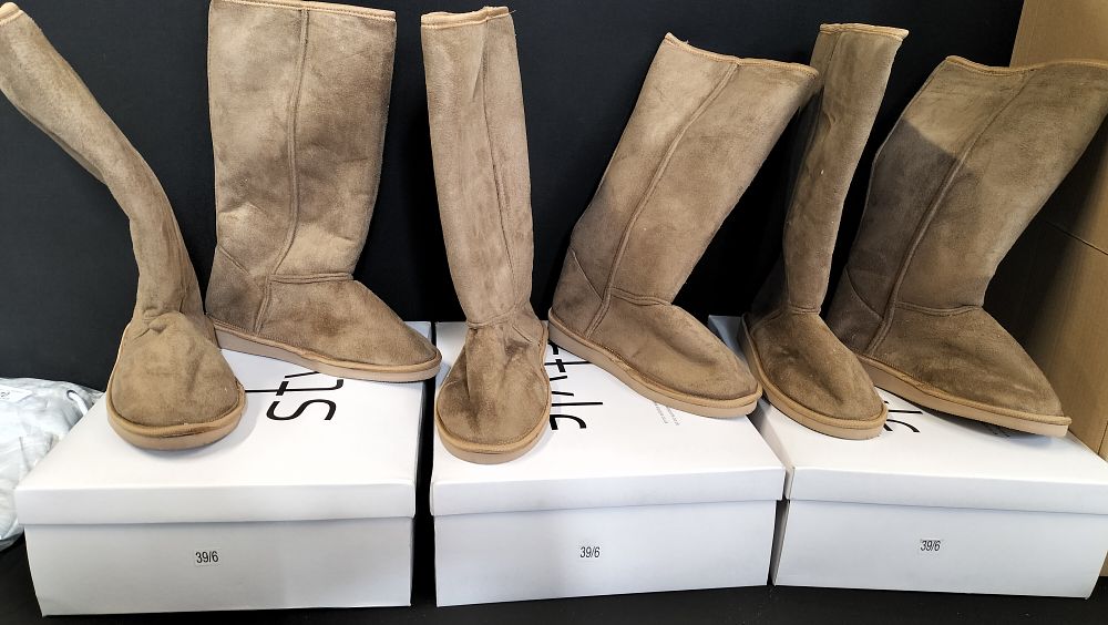 Lot 371: Three Brand New Boxed Pairs of Be Style...