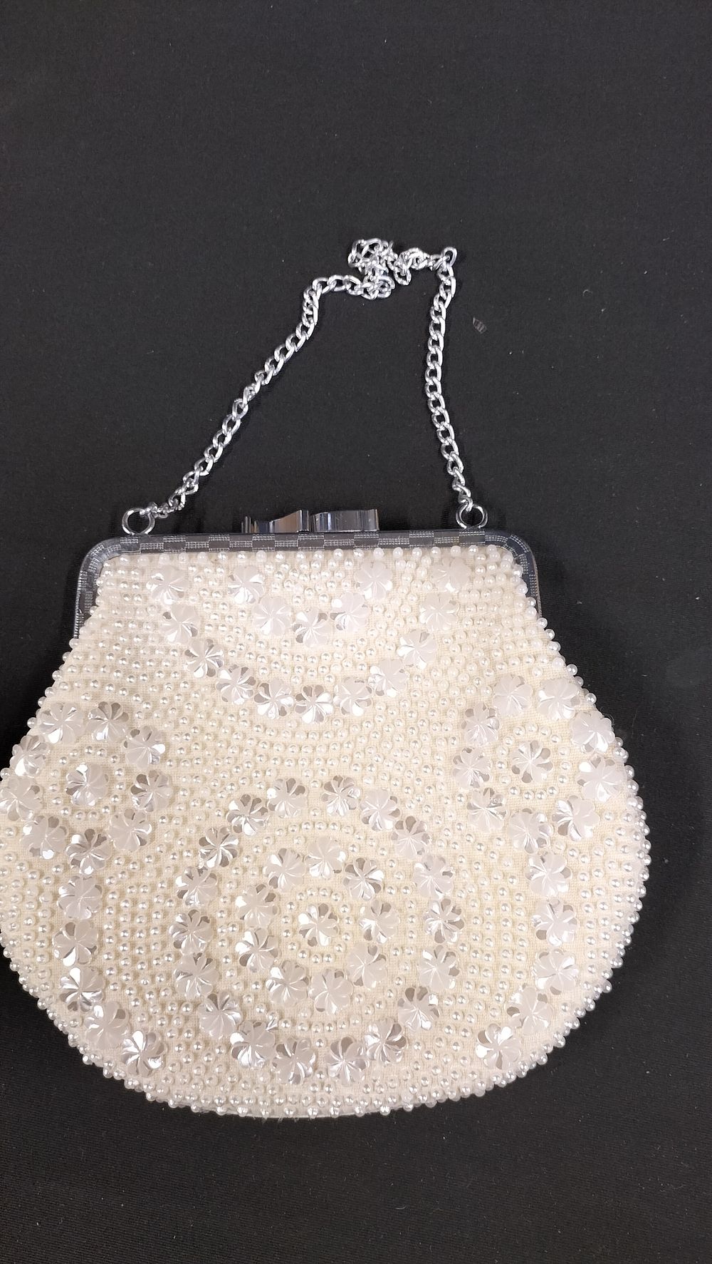 Lot 378: Small Beaded Bag
