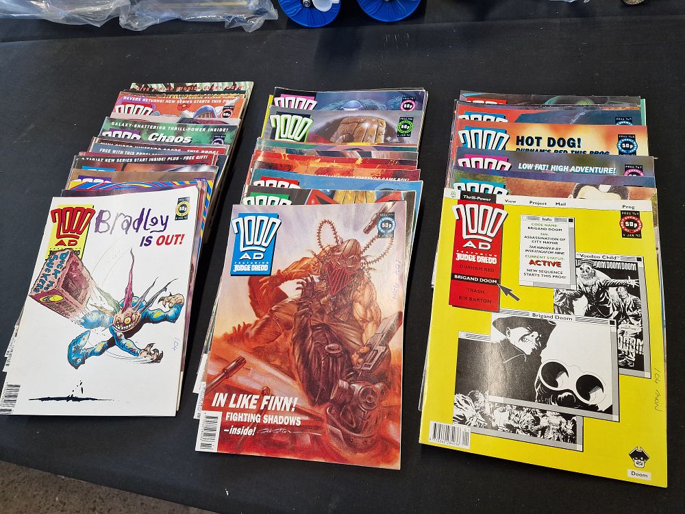 Lot 614: x52 Issues of Vintage 2000AD Featuring Judge Dread Comics from 1992