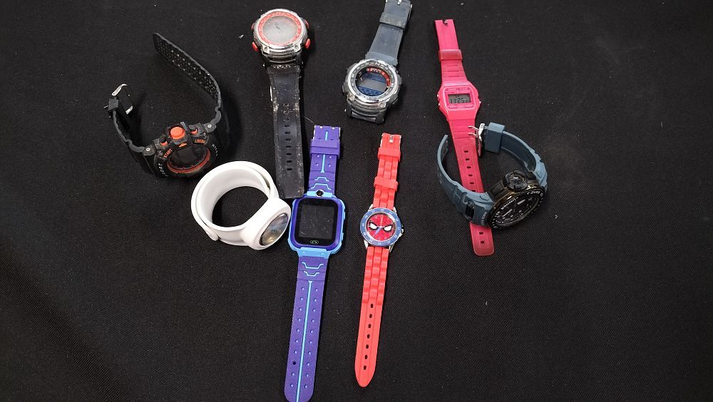 Lot 386: 8 Various watches 