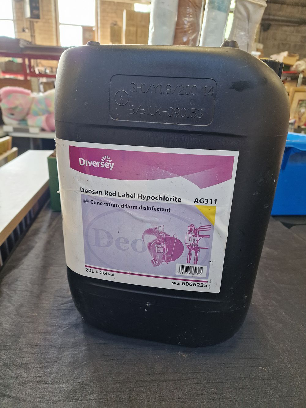 Lot 661: Deosan Red Label Hypochlorite Concentrated Farm Disinfectant 20l Approx 1/3 Full COLLECTION ONLY
