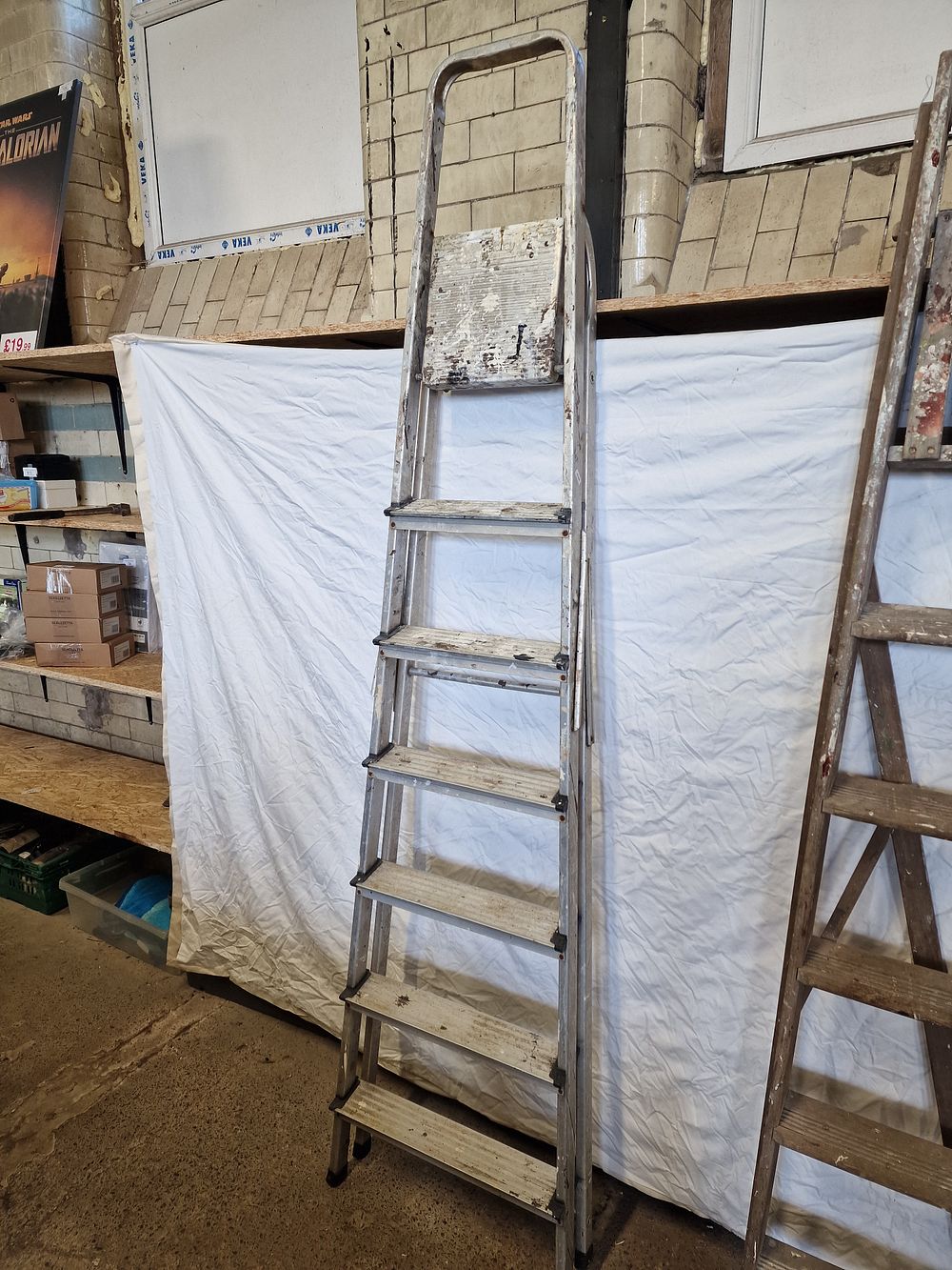 Lot 679: 7 Tread Aluminium Stepladder COLLECTION ONLY