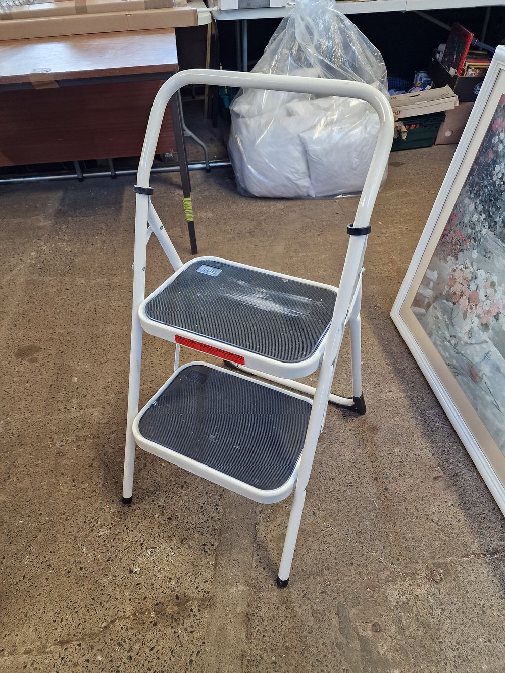 Lot 682: 2 Tread Folding Steps COLLECTION ONLY