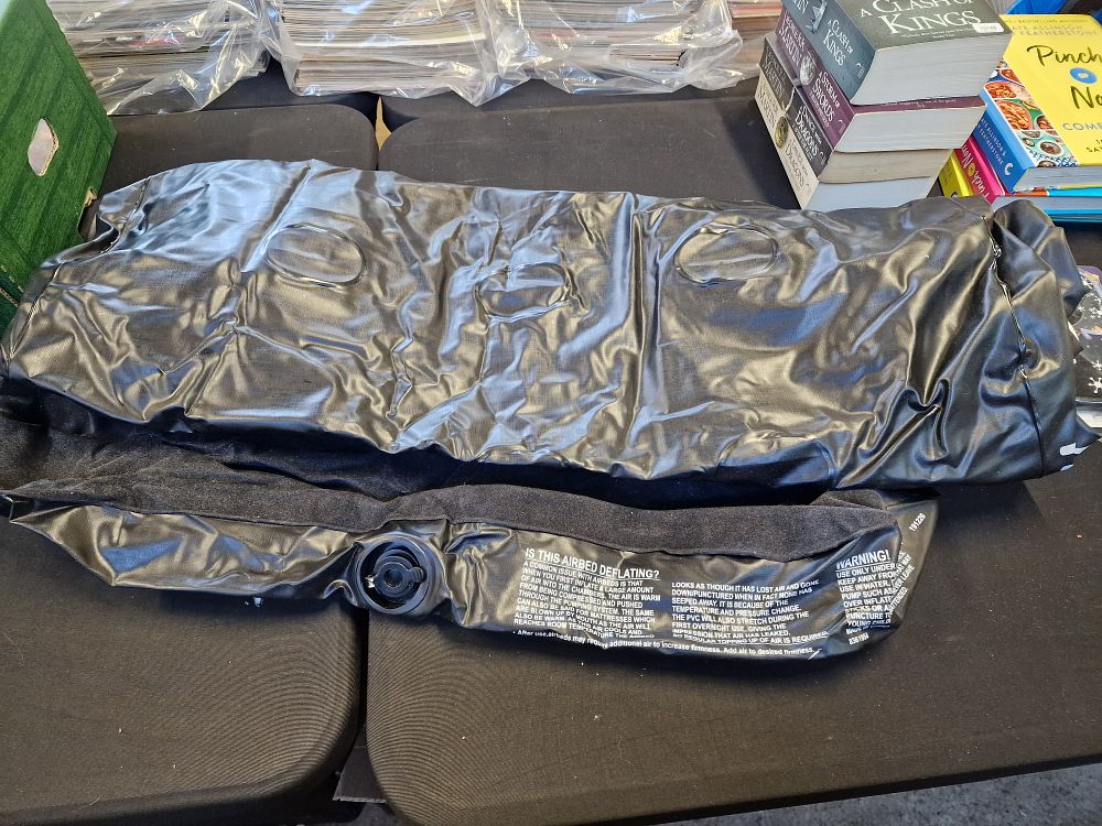 Lot 698: Single Airbed