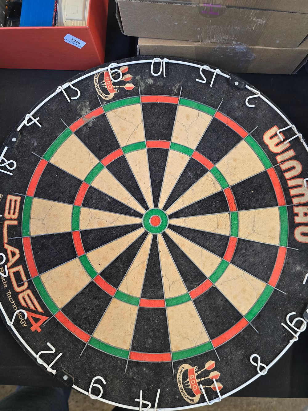 Lot 750: Winmau Blade 4 dart board