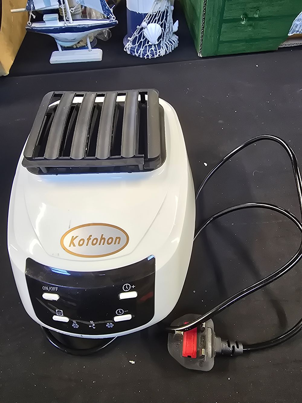 Lot 751: Kofohon three speed heater