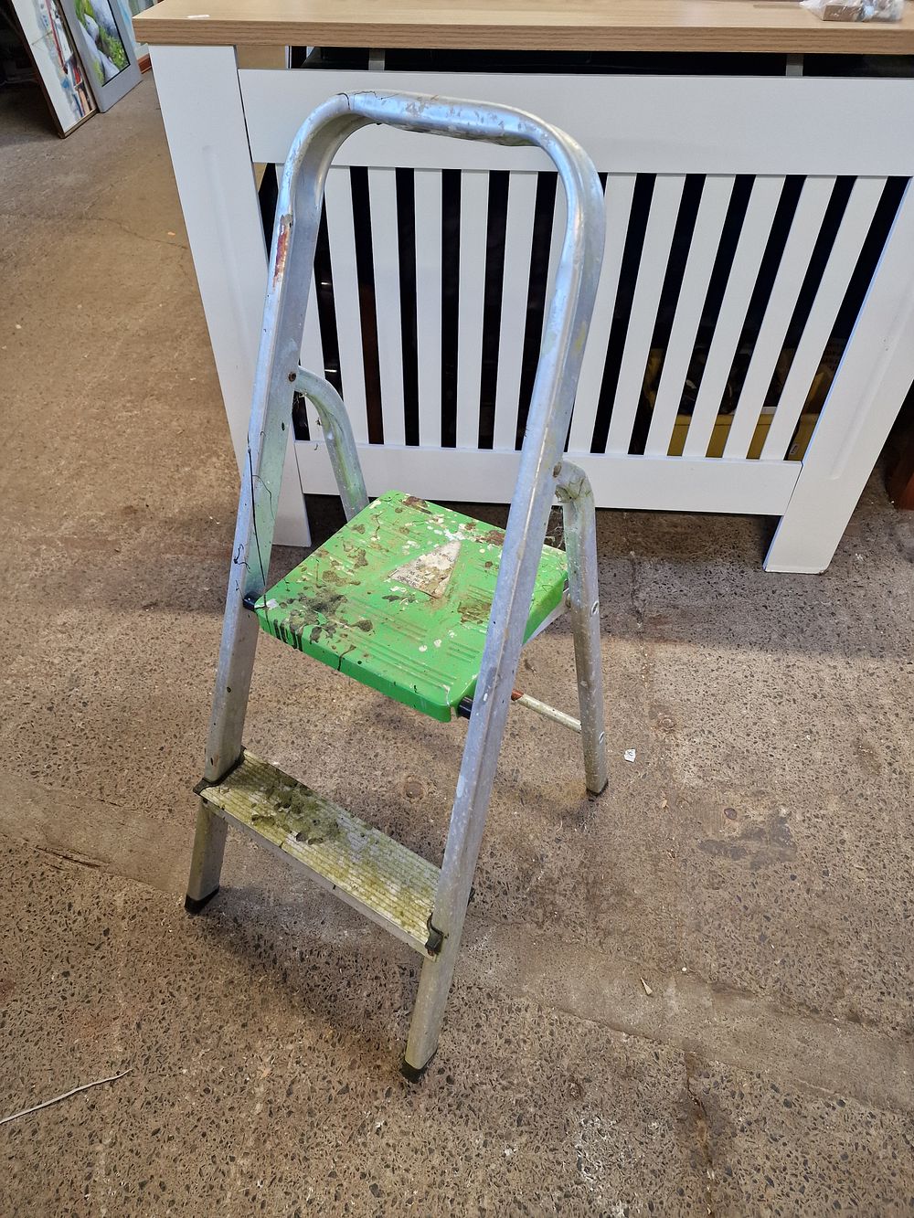 Lot 794: 2 Tread Aluminium Stepladder COLLECTION ONLY