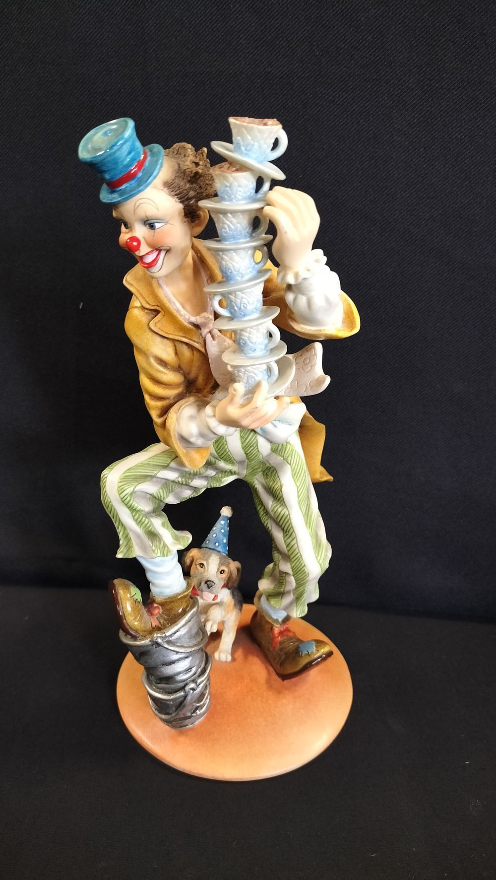 Lot 798: 1997 Leonardo Collection Statue Clowning Around. Measures approx 24.5 x 11 in Box