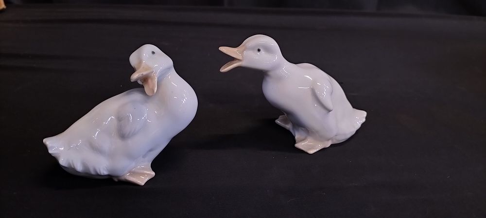 Lot 163: Two Nao Lladro Geese Ornaments