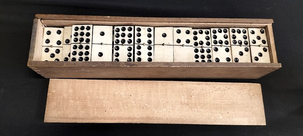 Lot 189: Box of Ebony and Bone Double 9's Dominos