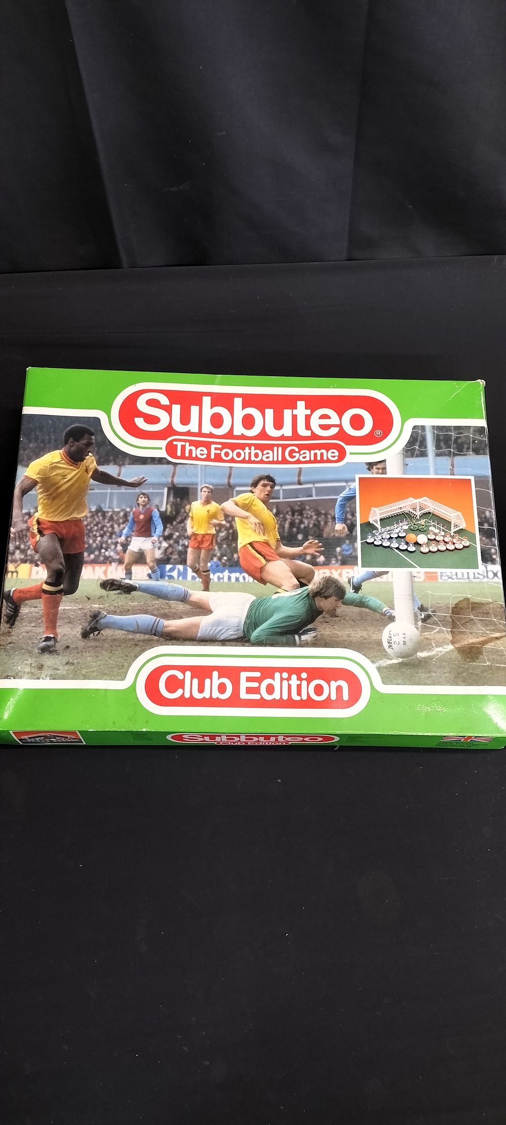 Lot 238: Vintage Subbuteo Club Edition. 1 Corner Flag Is...