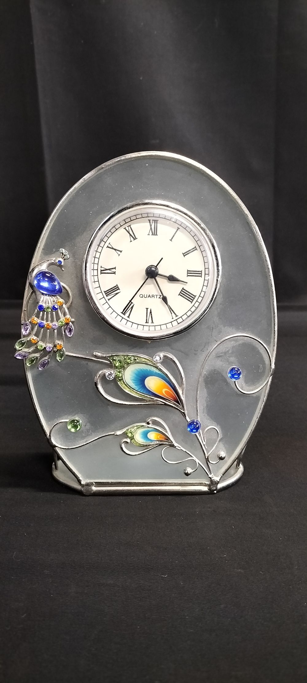 Lot 274: Decorative Peacock Design Battery Operated Mantle Clock. Measures...