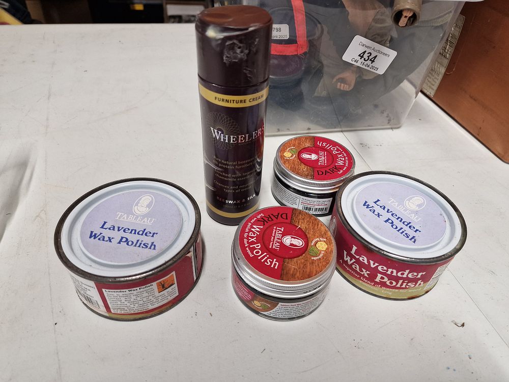 Lot 506: Selection of Wax Polishes