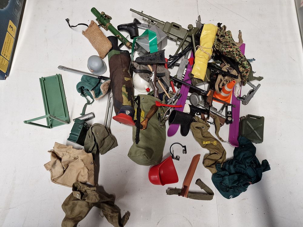 Lot 507: Selection of Vintage Action Man Accessories.