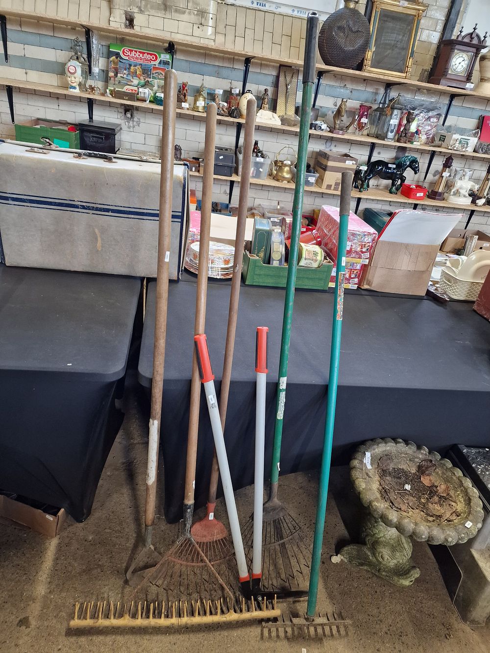 Lot 515: Four Rakes, Edging Shears and Dutch Hoe