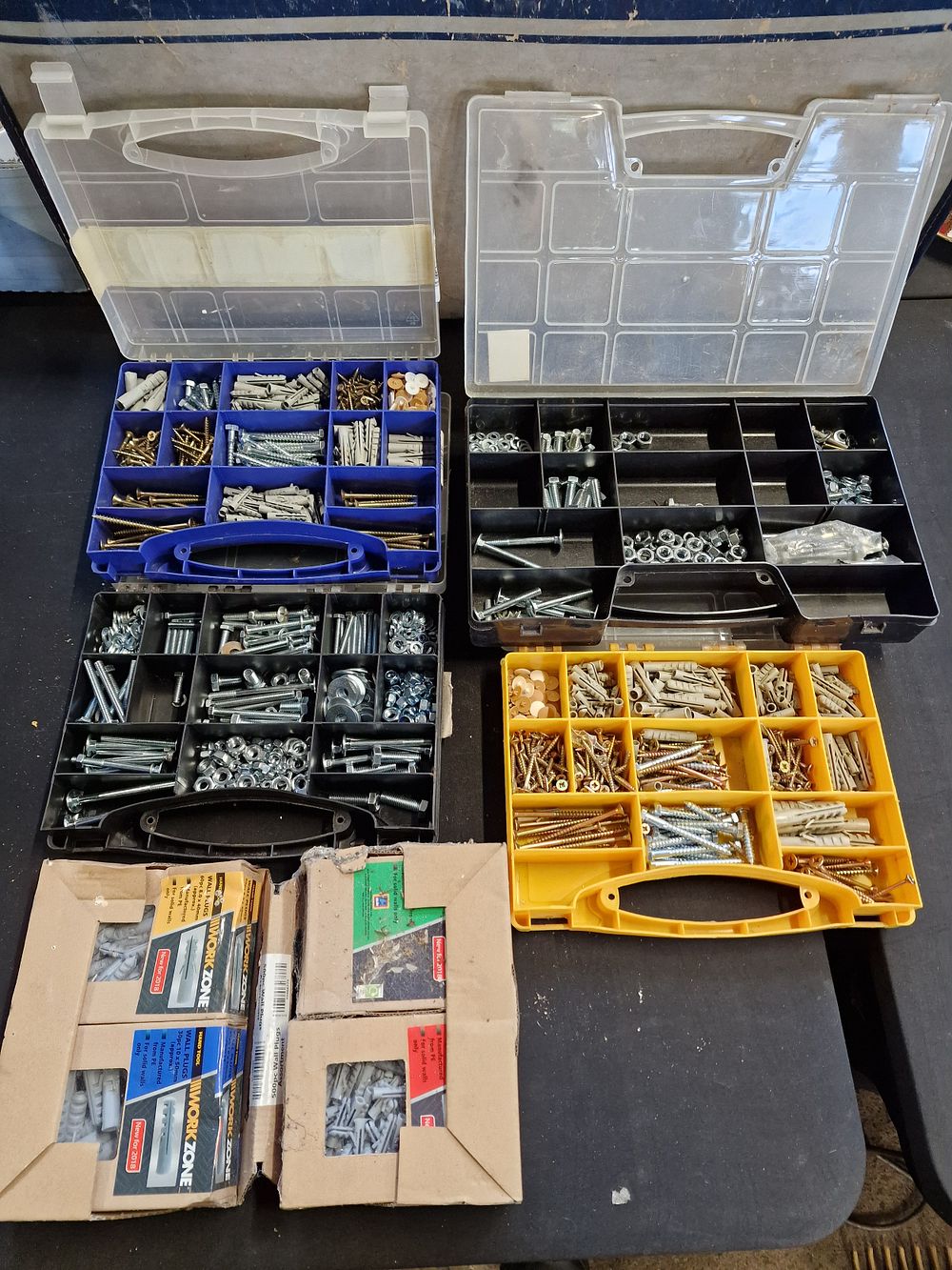 Lot 519: Selection of Fixing Assortments