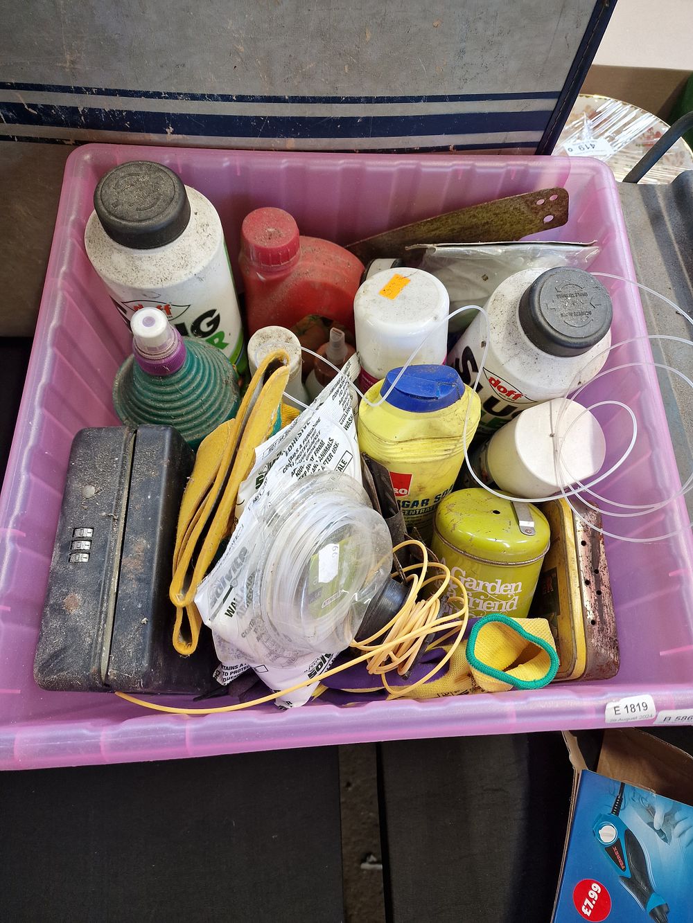 Lot 529: Mixed Box of Household and Gardening Items COLLECTION...