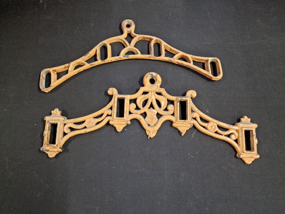 Lot 539: Pair of Vintage Ornate Rack Brackets
