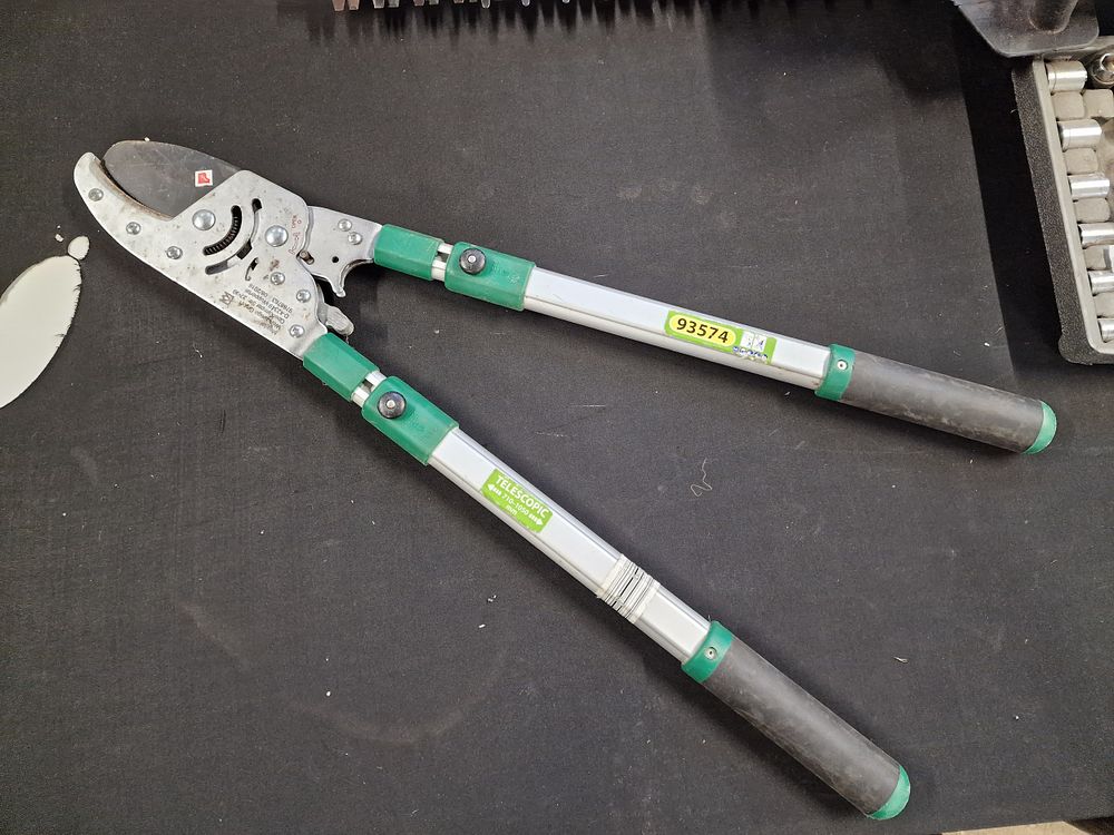 Lot 545: Meister Telescopic Ratchet Loppers COLLECTION ONLY