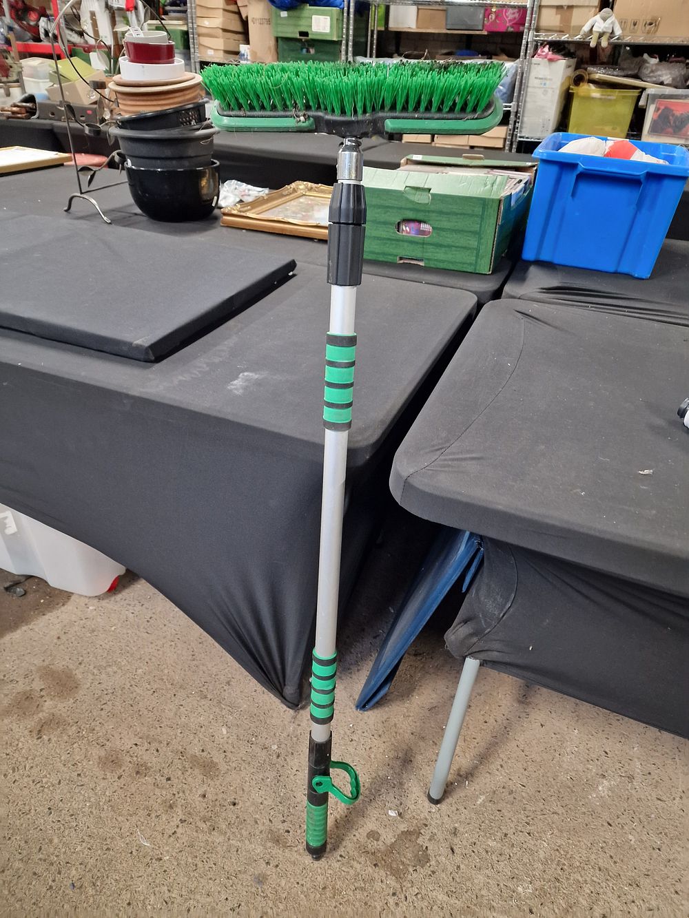 Lot 547: Extendable Window Washing Brush COLLECTION ONLY