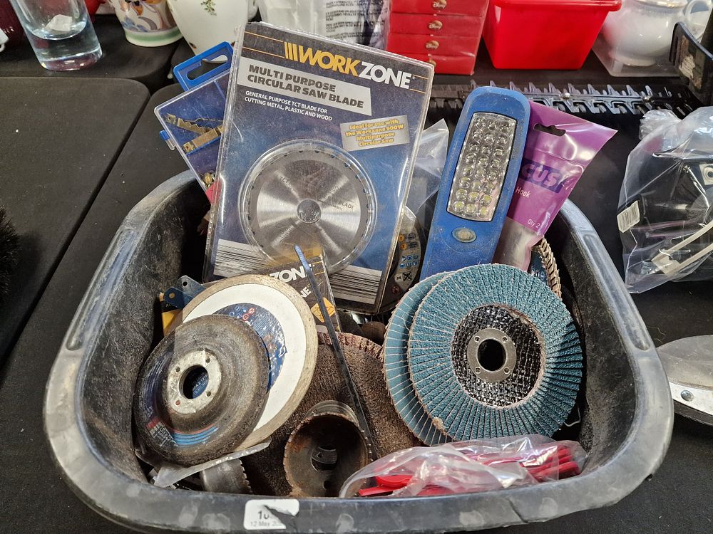 Lot 550: Selection of Tool Accessories, Fixings and Hardware