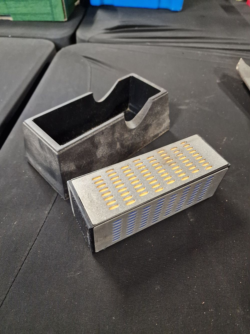 Lot 558: 4 Grades Diamond Sharpening Stone