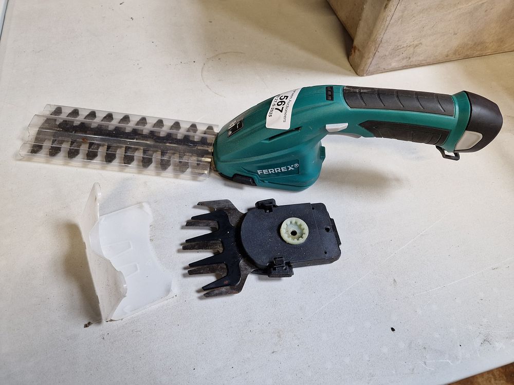 Lot 567: Ferrex Cordless Grass and Hedge Trimming Shears with...