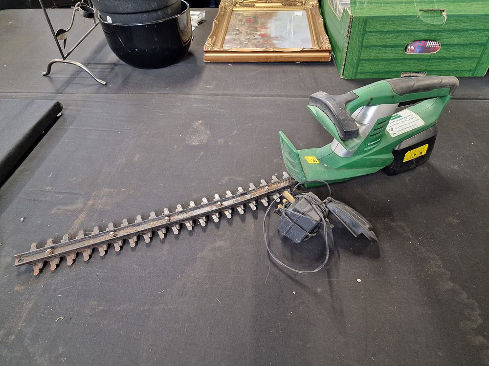 Lot 568: Gardenline Cordless Hedge Trimmer, Battery and Charger UNTESTED