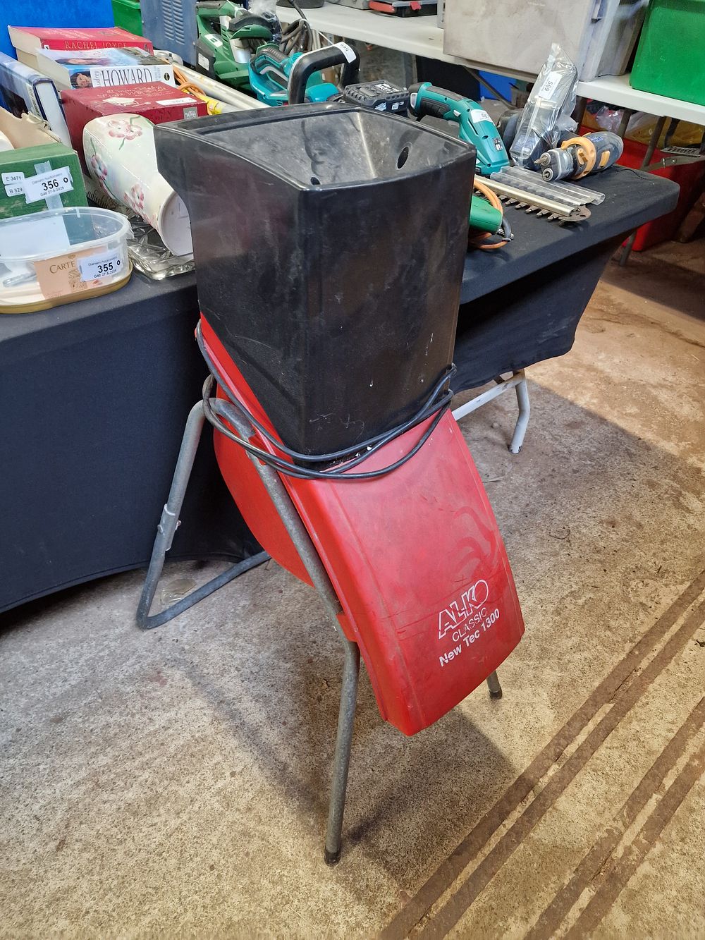 Lot 571: Alko Classic New Tec 1300 Garden Shredder Tested...