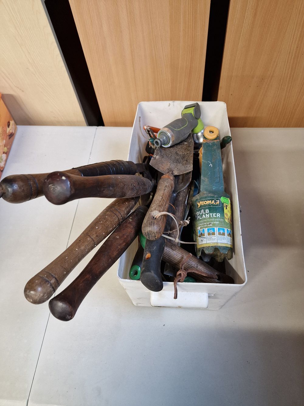 Lot 572: Selection of Gardening Tools COLLECTION ONLY