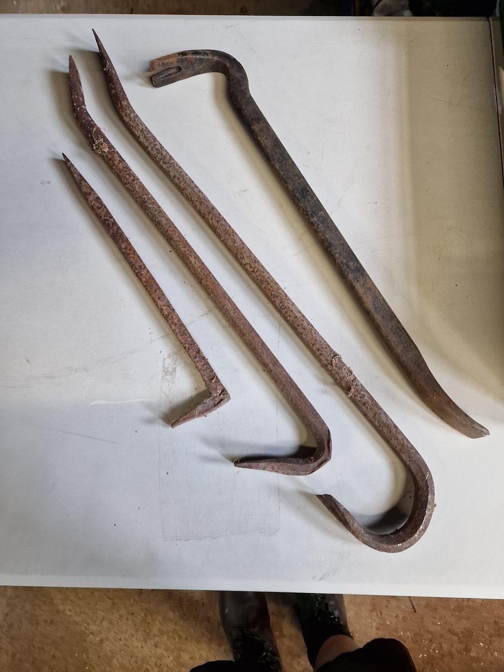 Lot 586: Four Wrecking Bars