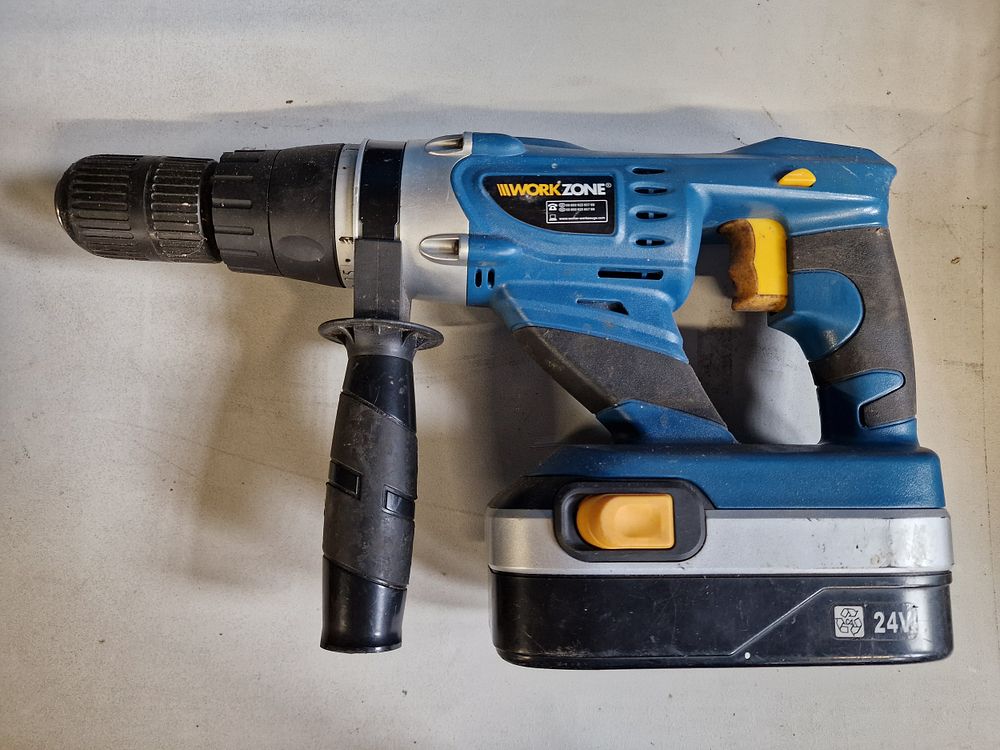 Lot 589: Workzone 24v Cordless Combi Drill NO CHARGER