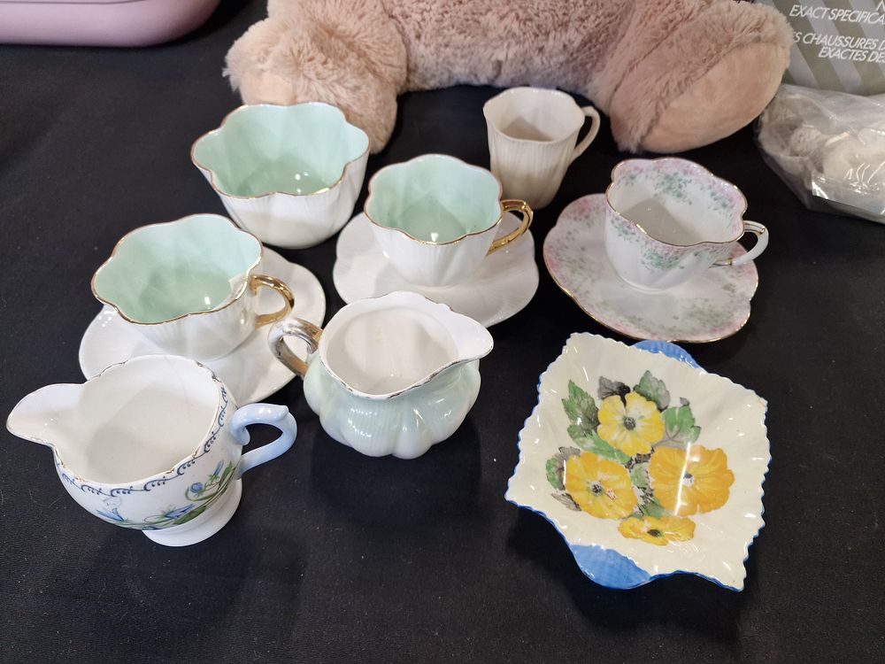 Lot 656: Mixed Selection of Vintage Shelley Tea Ware