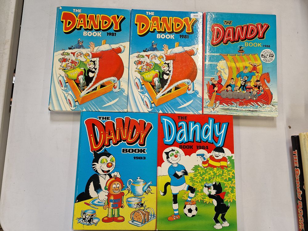 Lot 690: Five Vintage Dandy Books 1980s