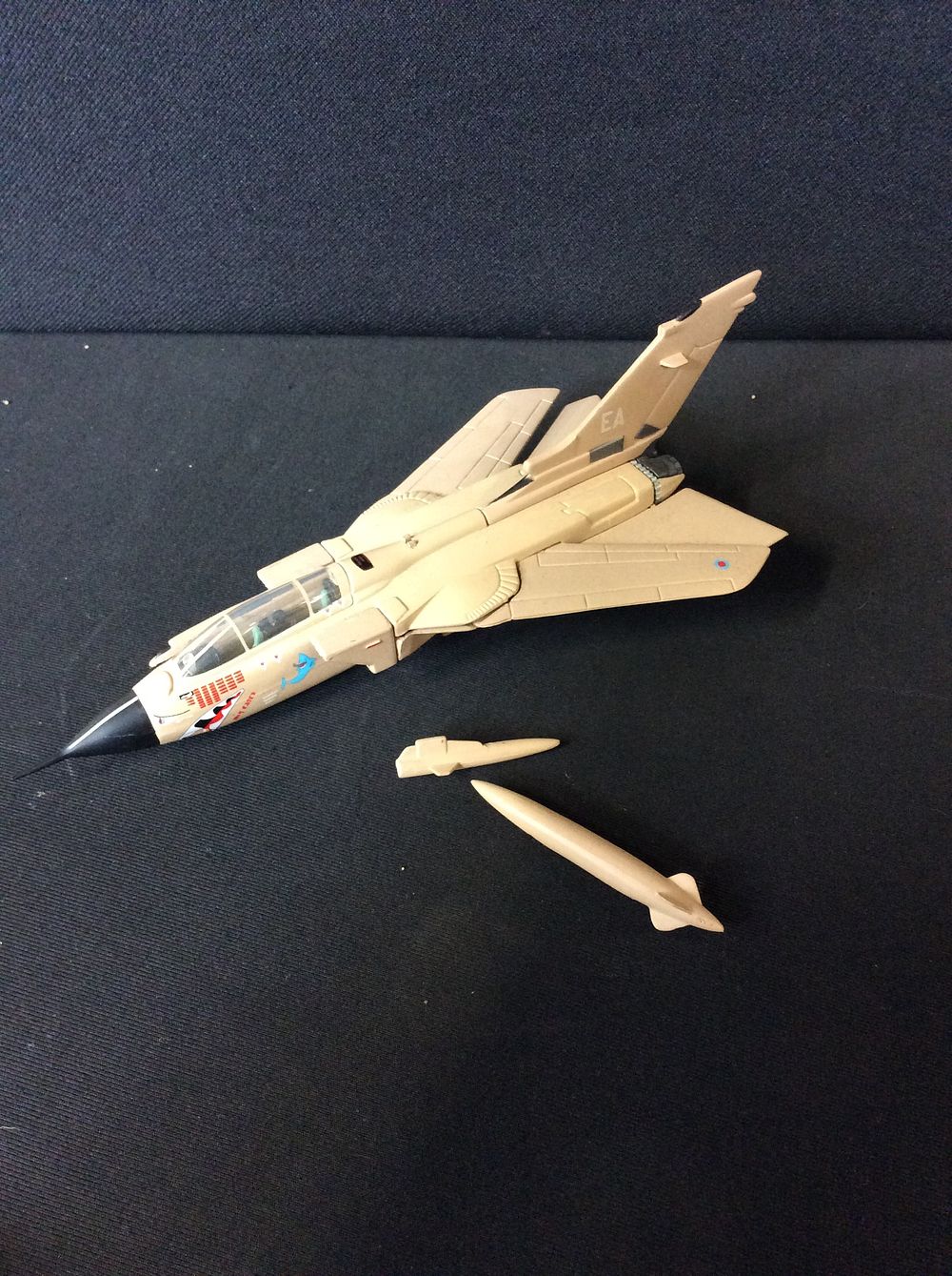 Lot 565: HM Tornado GR 1 MIG Eater ZA447/EA no.15 sandy RAF Arabia 1:72 scale